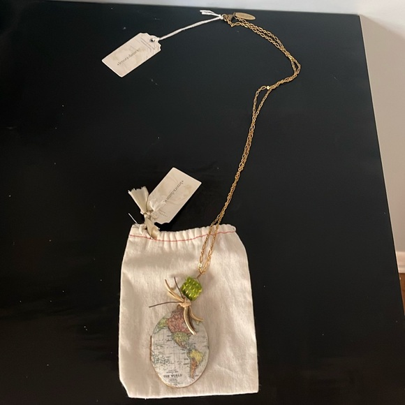 NEW Lenora Dame Locket Necklace Channel Your Past - Picture 1 of 5